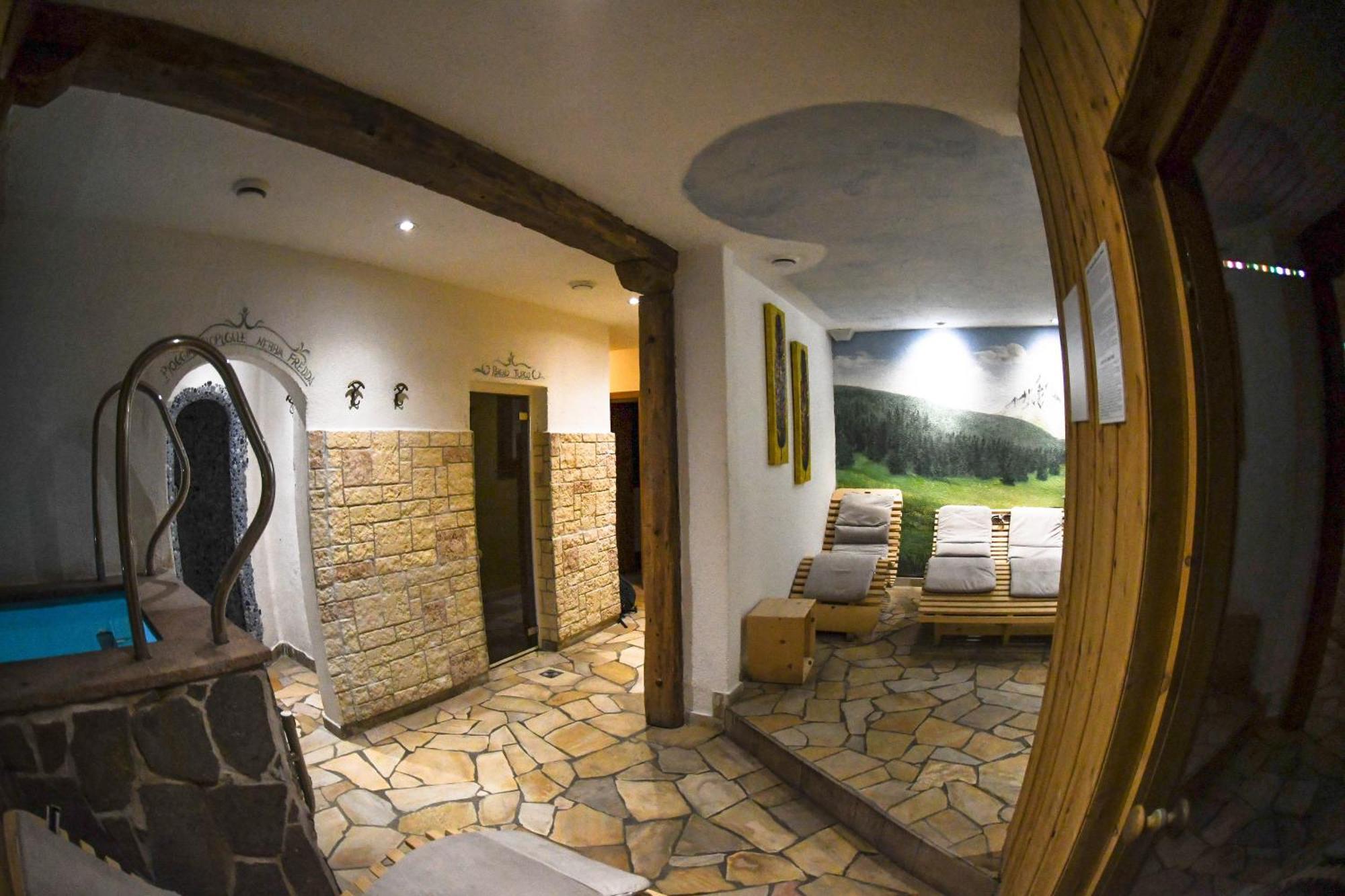 Hotel El Laresh Moena Esterno foto