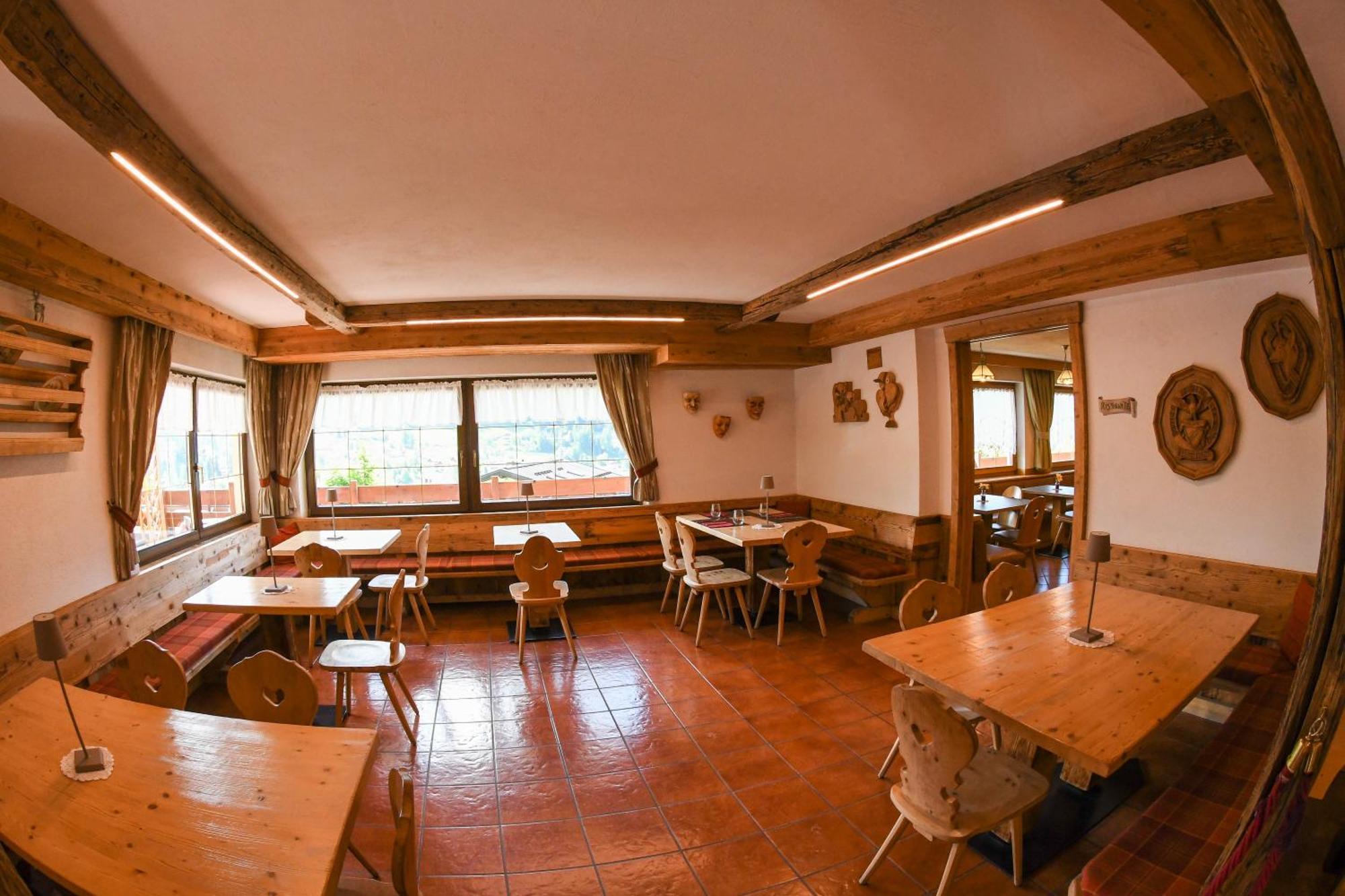 Hotel El Laresh Moena Esterno foto